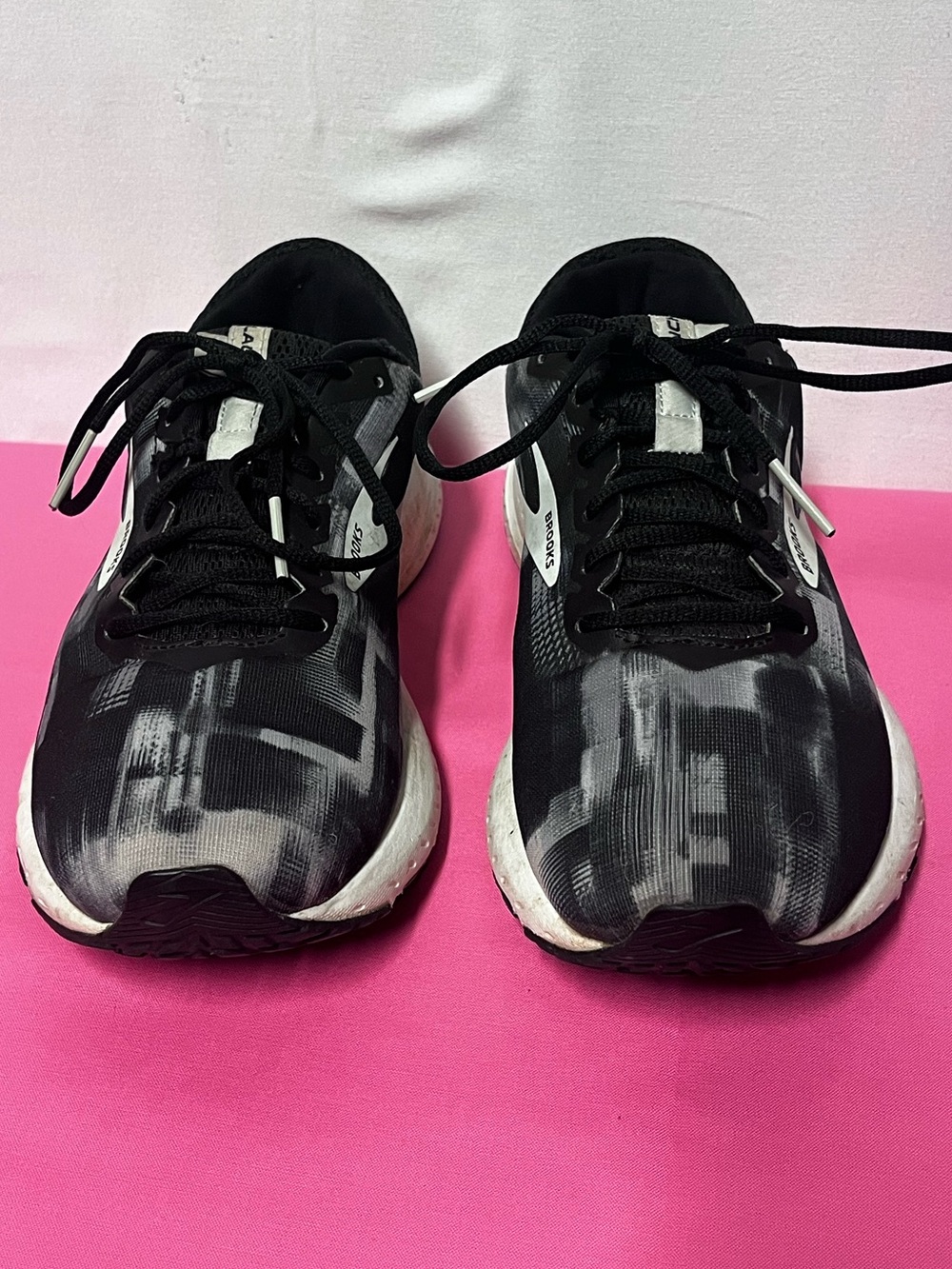 Brooks Launch 6 Womens Size 8.5 Black White Running Shoes Neutral Gym Girl - Picture 7 of 12